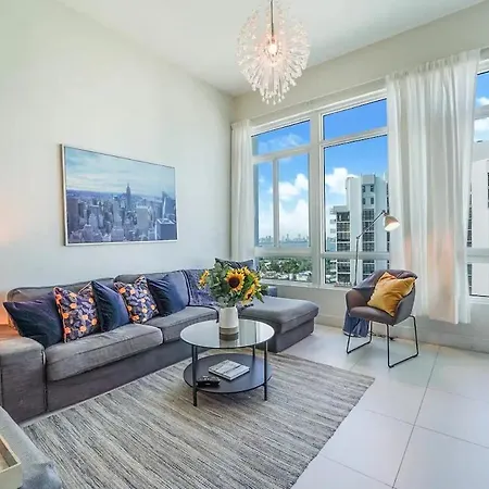 Castle Ph11 Penthouse With Balcony, Free Parking, Pool, Tennis, Beach Access